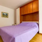 Alba Lägenhet Fažana