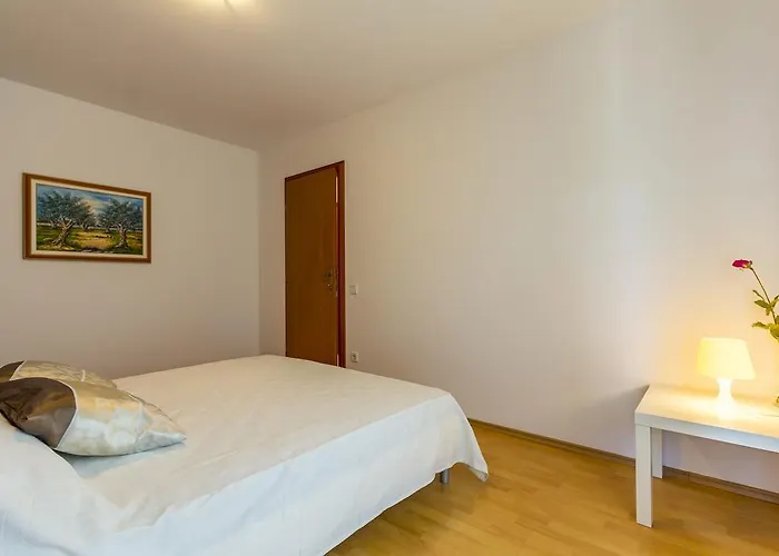 Alba *